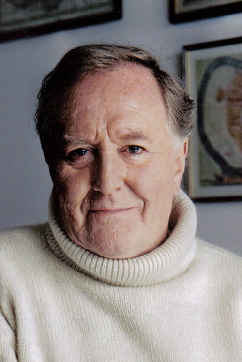 Photo of Robert Hardy
