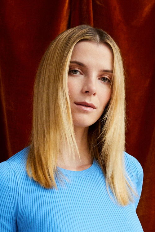 Photo of Betty Gilpin