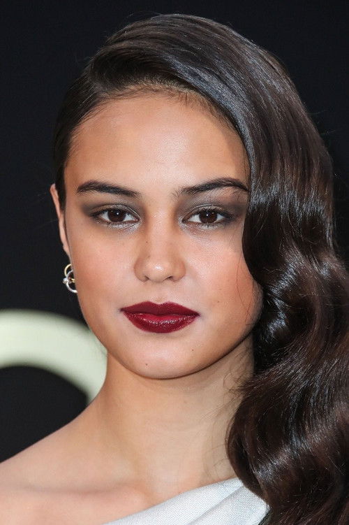 Photo of Courtney Eaton