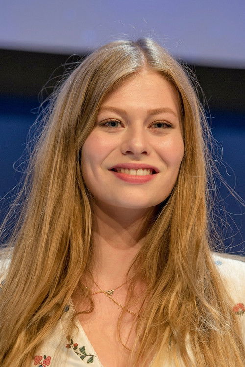 Photo of Zoë Straub