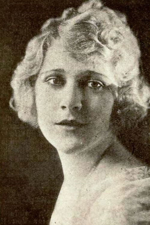 Photo of Louise Lovely