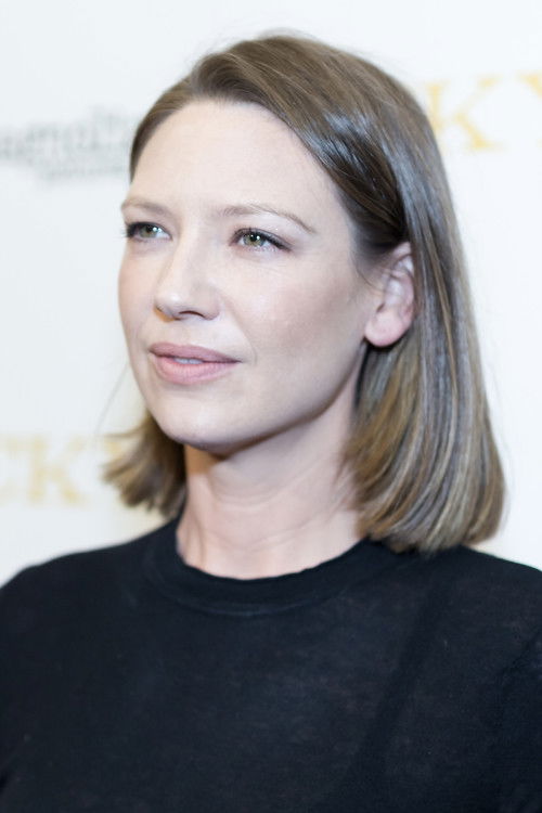 Photo of Anna Torv