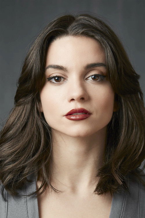 Photo of Lauren LaVera