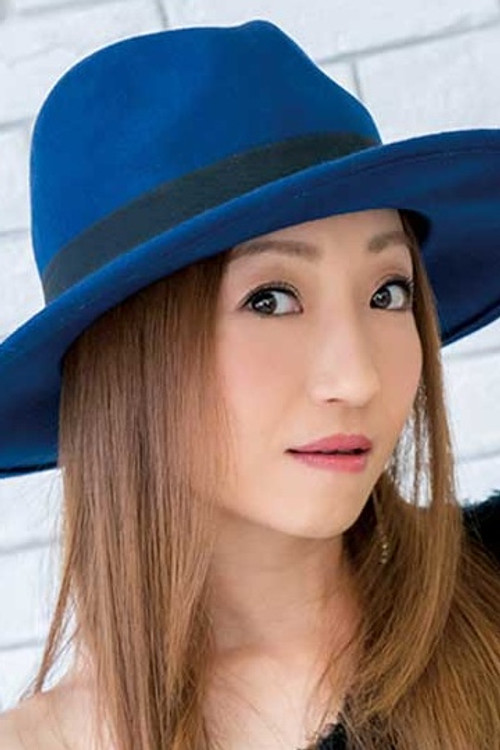 Photo of Mayumi Izuka