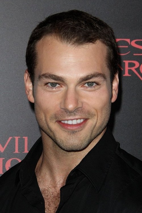 Photo of Shawn Roberts
