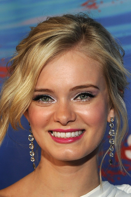Photo of Sara Paxton