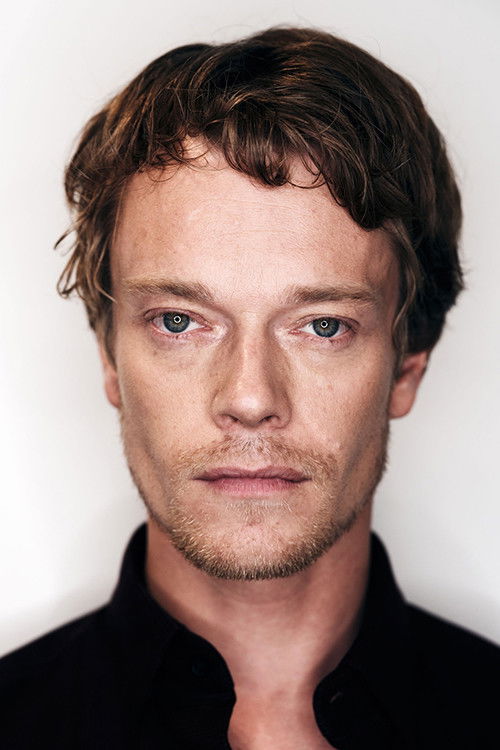 Photo of Alfie Allen