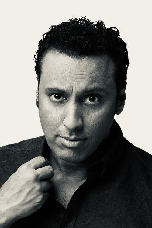 Photo of Aasif Mandvi
