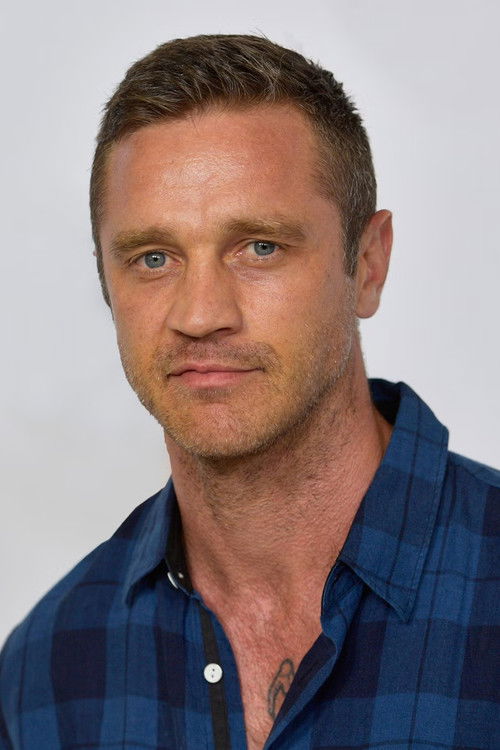 Photo of Devon Sawa
