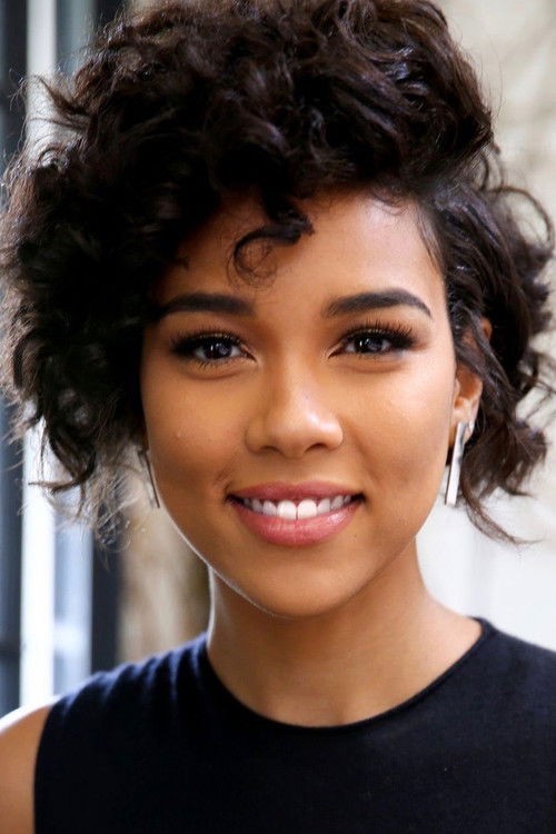 Photo of Alexandra Shipp