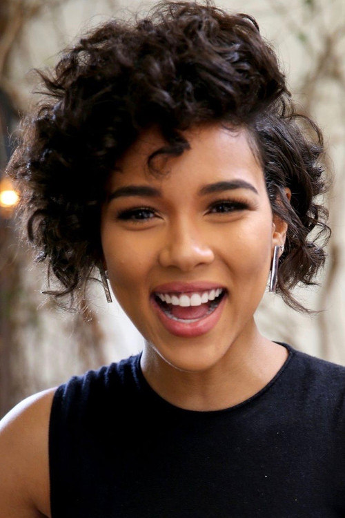 Photo of Alexandra Shipp