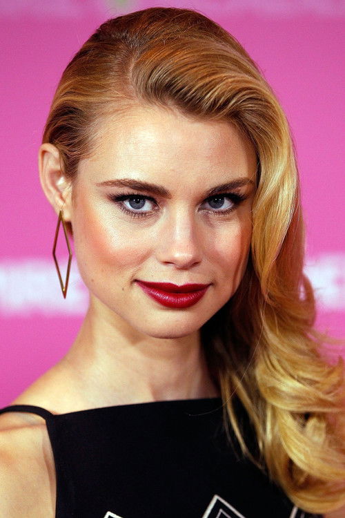 Photo of Lucy Fry