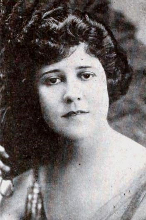 Photo of Leah Baird