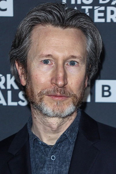 Photo of Jonathan Aris