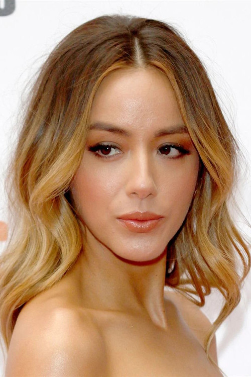 Photo of Chloe Bennet