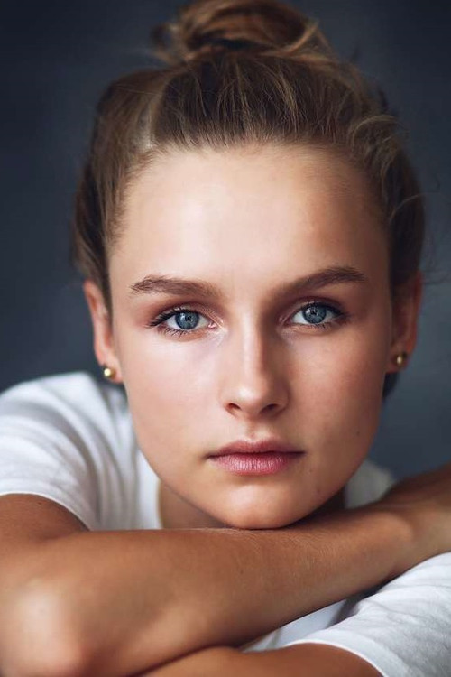 Photo of Olivia DeJonge