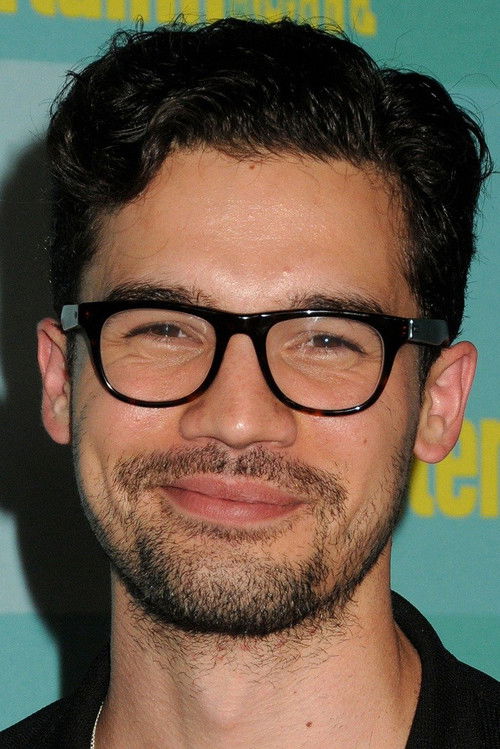 Photo of Steven Strait