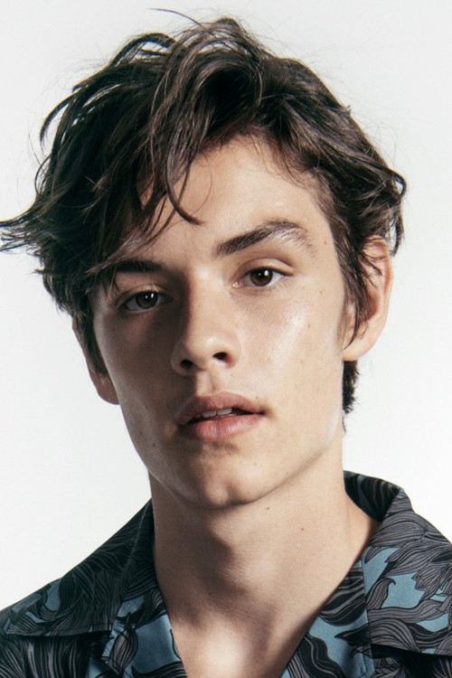 Photo of Louis Partridge