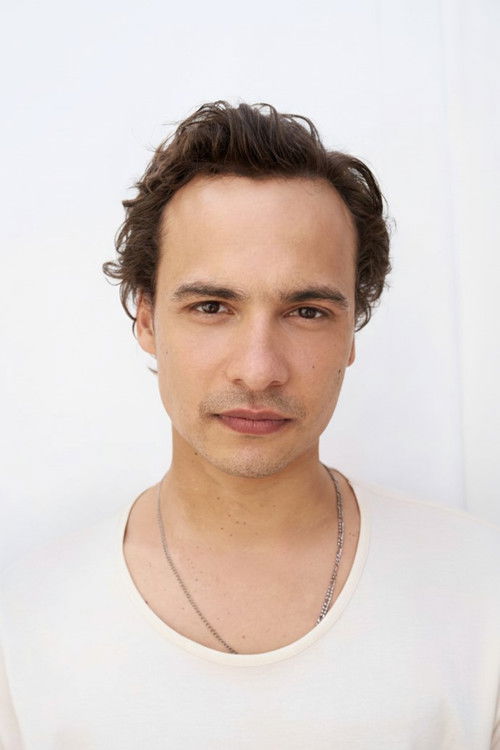 Photo of Frank Dillane