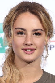 Photo of Grace Van Patten