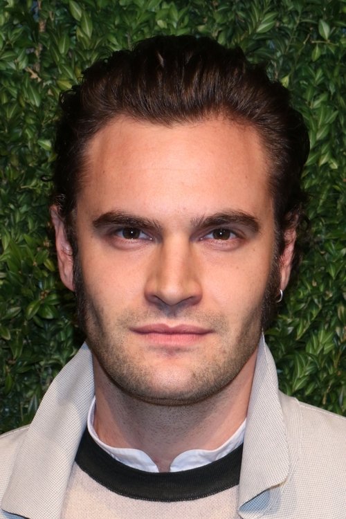 Photo of Tom Bateman