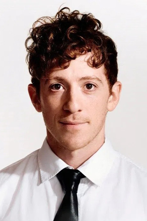 Photo of Ethan Slater