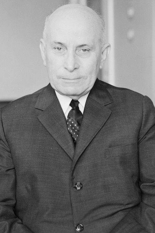 Photo of Américo Tomás