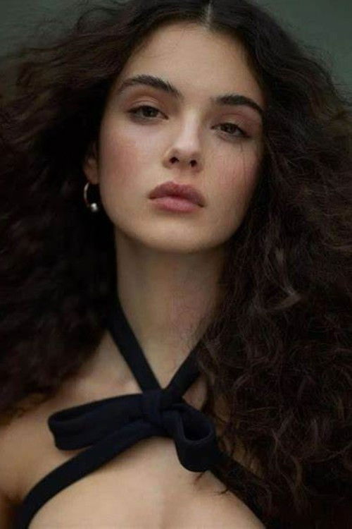 Photo of Deva Cassel