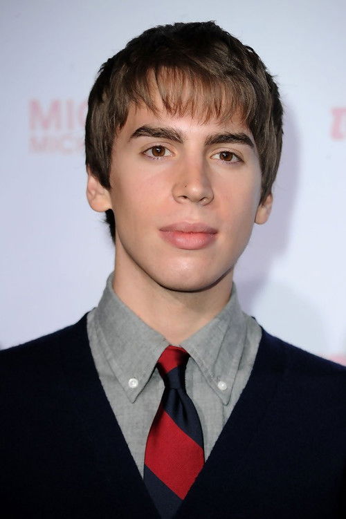 Photo of Jordan Gavaris