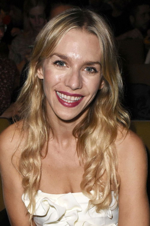 Photo of Julia Dietze