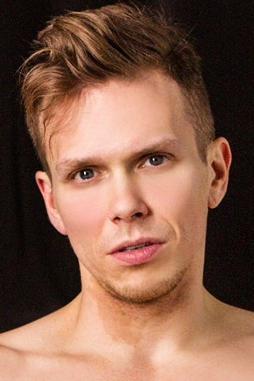 Photo of Ethan Chase