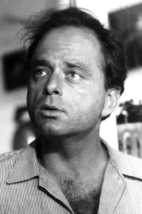 Photo of Harris Yulin