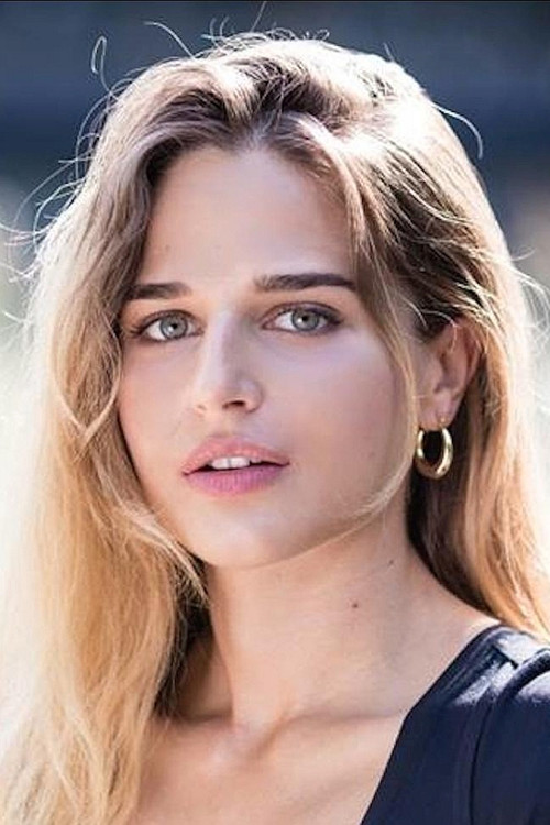 Photo of Stephanie Nur