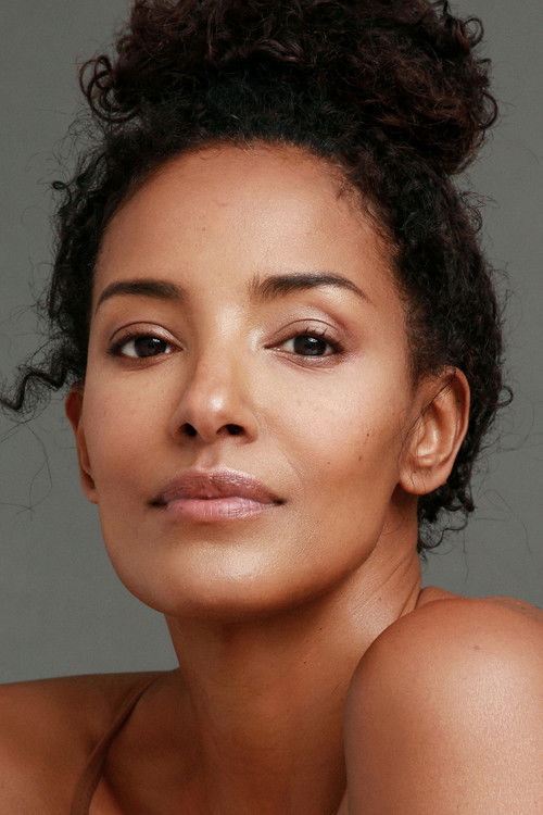 Photo of Ella Thomas