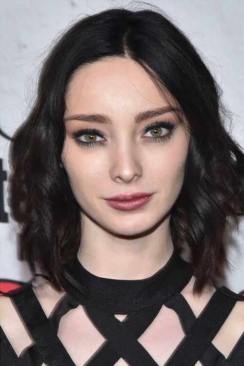 Photo of Emma Dumont