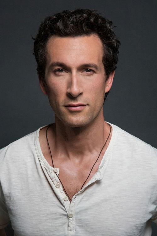 Photo of Aaron Lazar