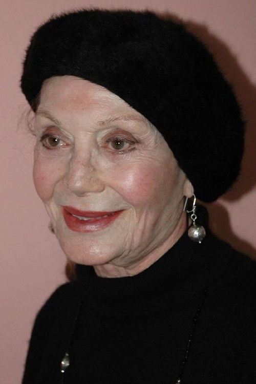 Photo of Yıldız Kenter