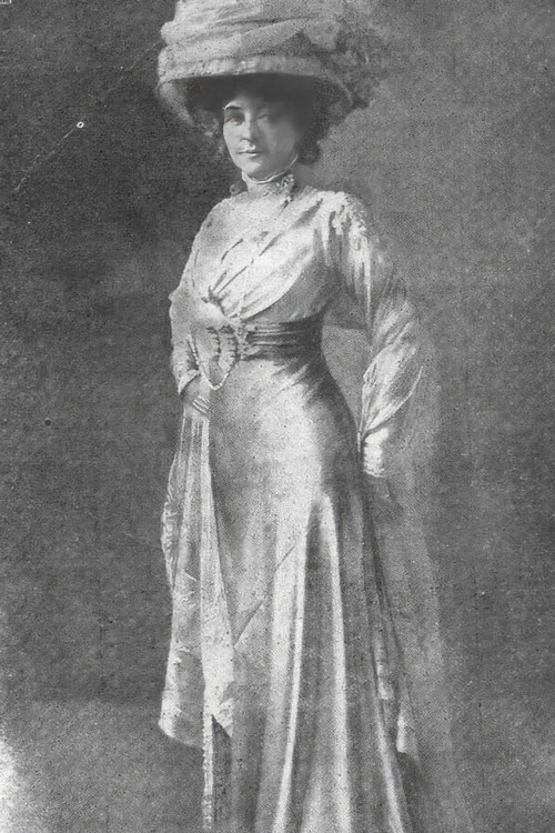Photo of Julia Bartet