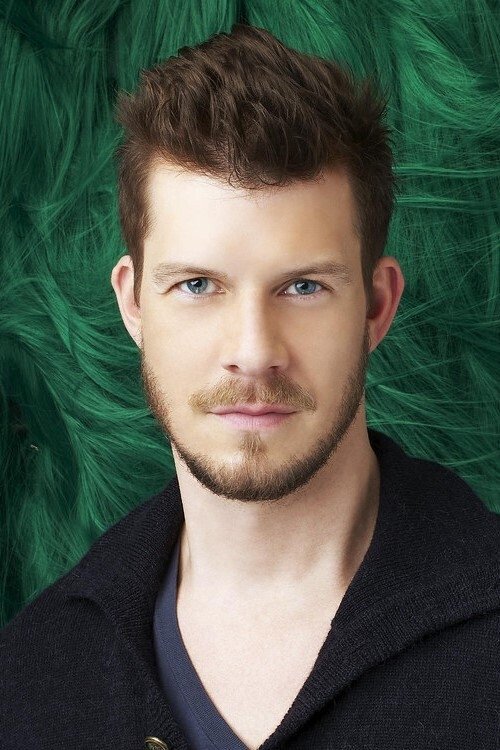 Photo of Eric Mabius