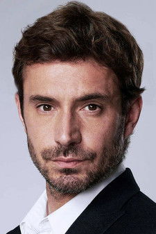 Photo of Oliver Farnworth