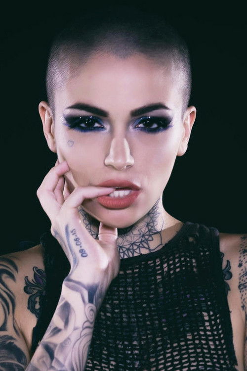 Photo of Leigh Raven