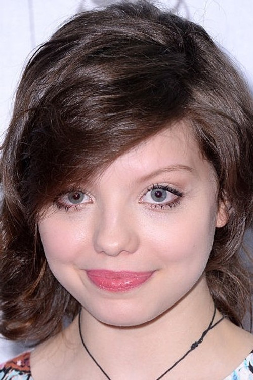 Photo of Chloë Levine