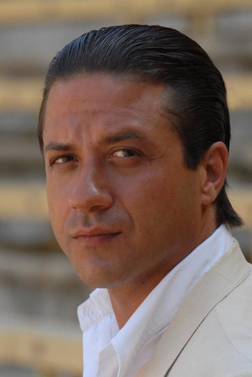 Photo of Enrique Arce