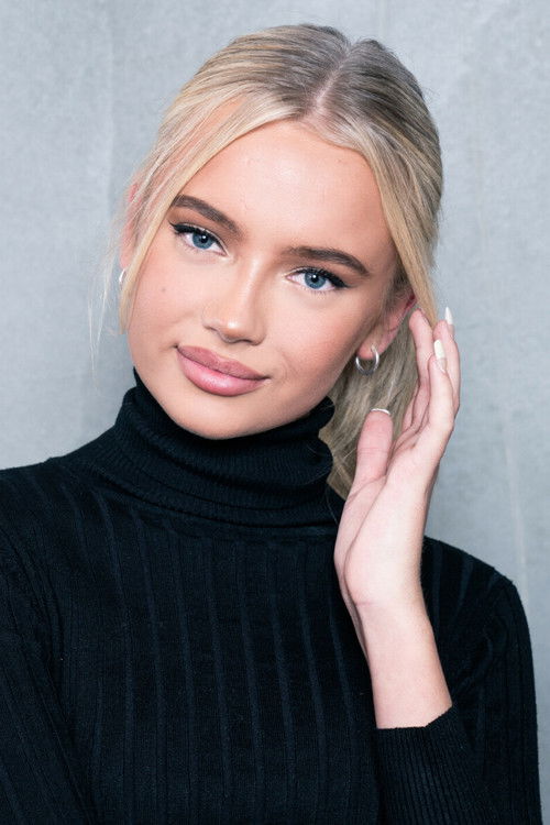 Photo of Emma Ellingsen