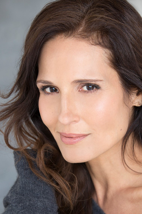 Photo of Lisa Roumain