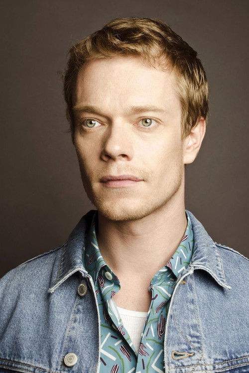 Photo of Alfie Allen