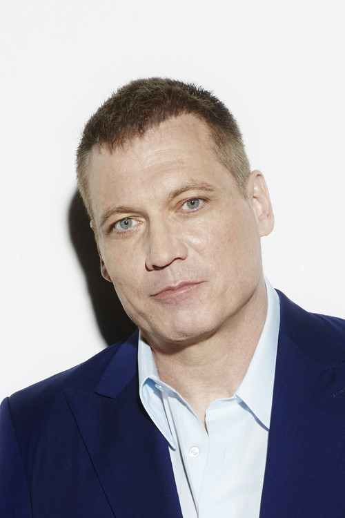 Photo of Holt McCallany