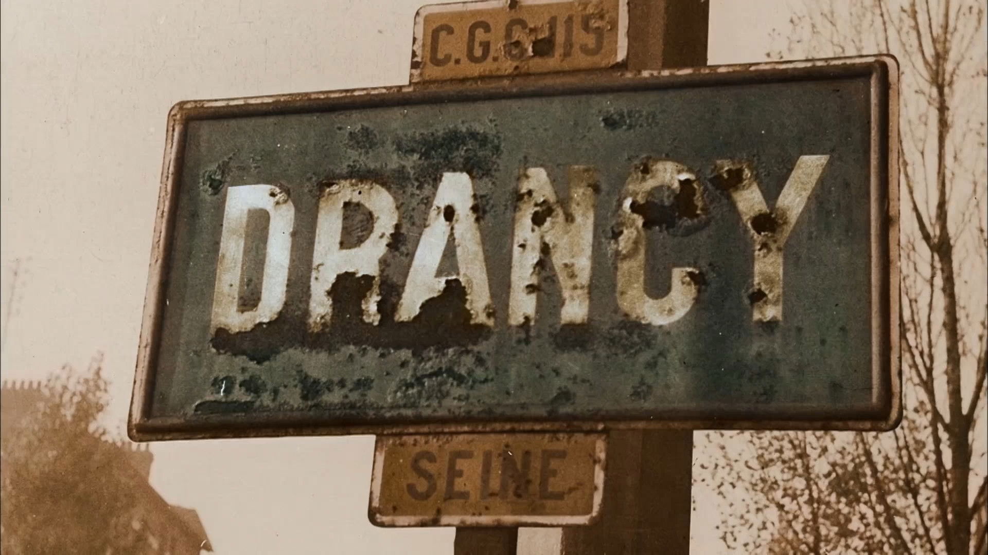 Backdrop for Les évadés de Drancy