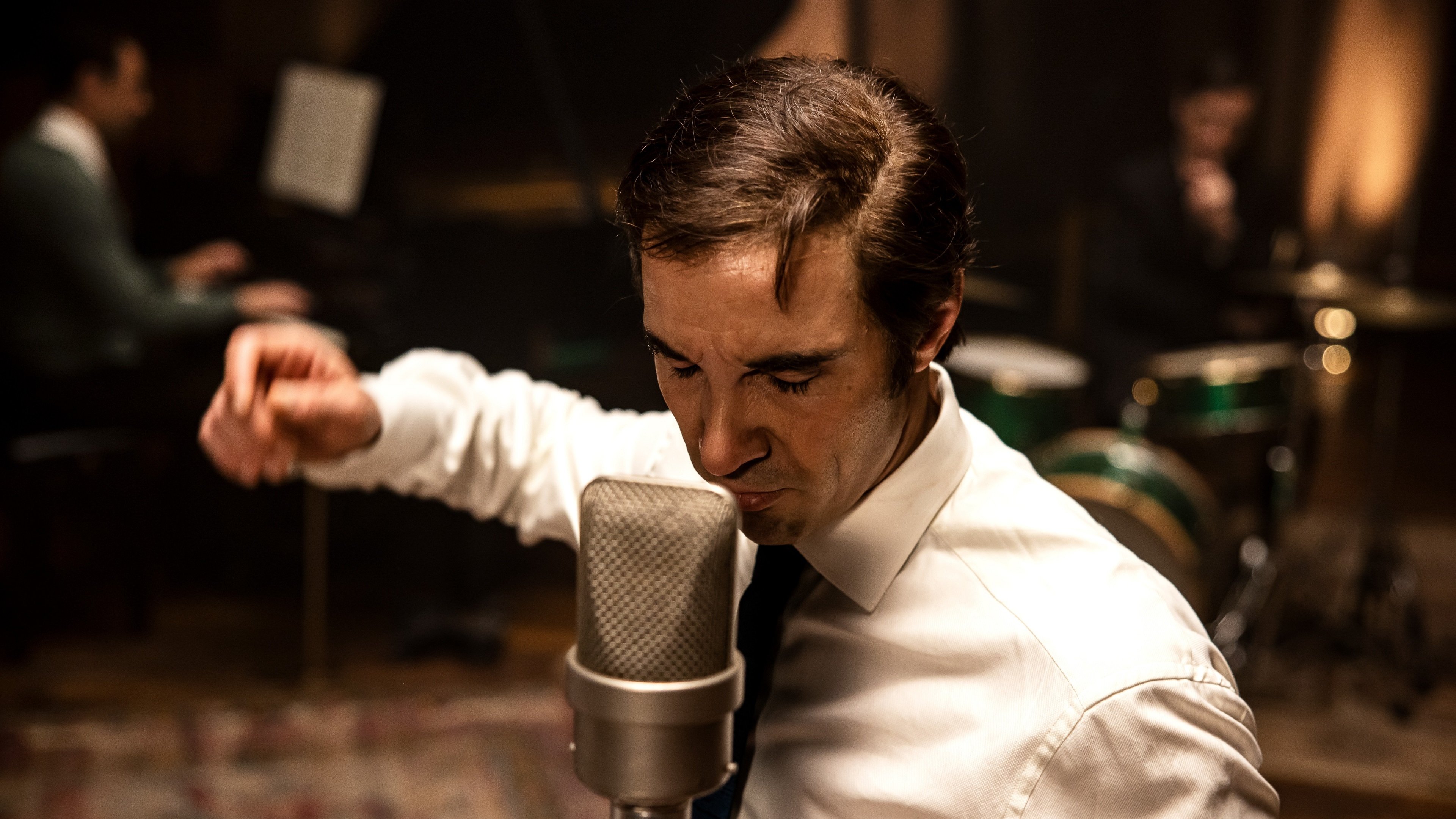 Backdrop for Monsieur Aznavour