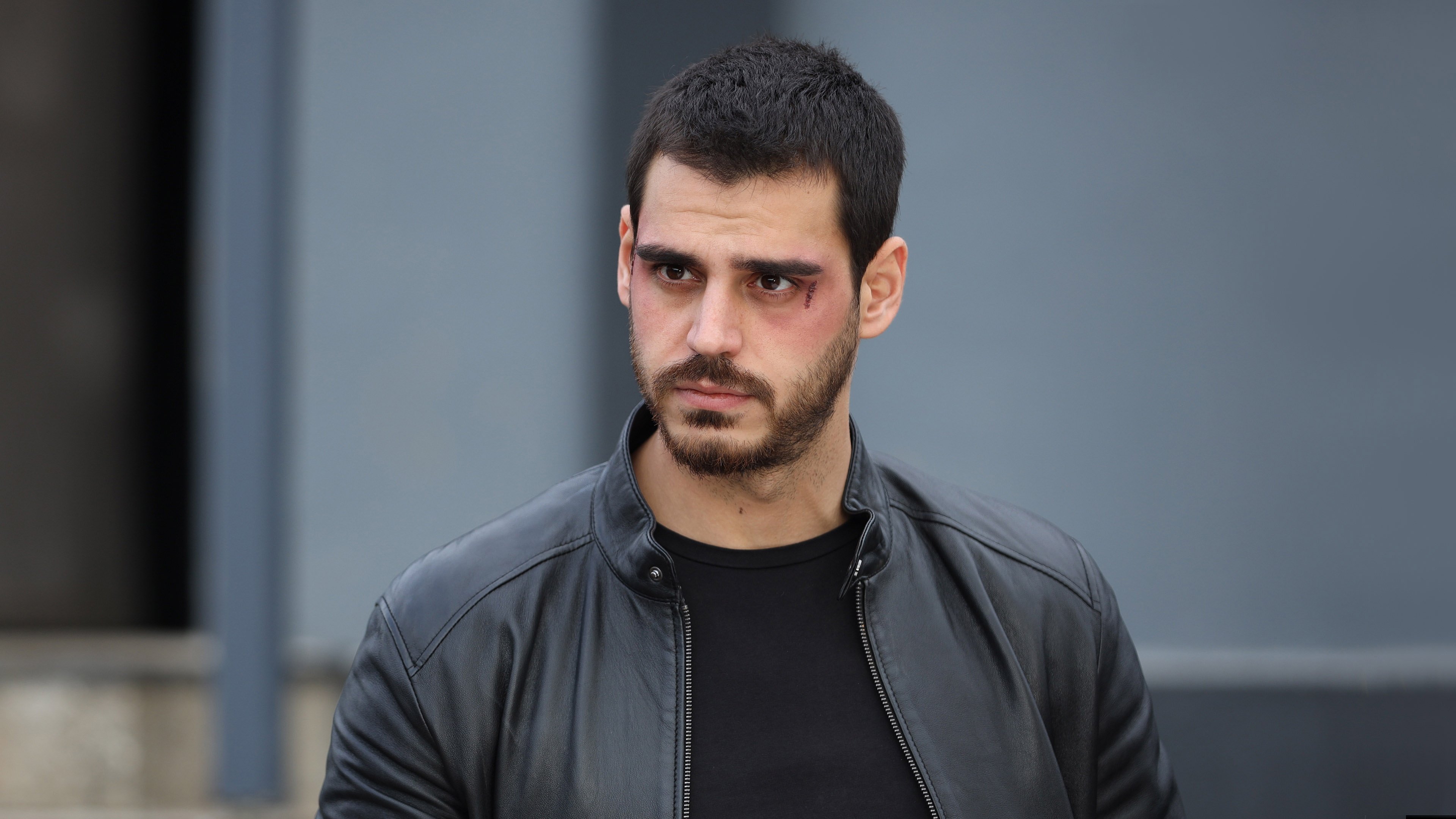 Backdrop for Yalnız Kurt